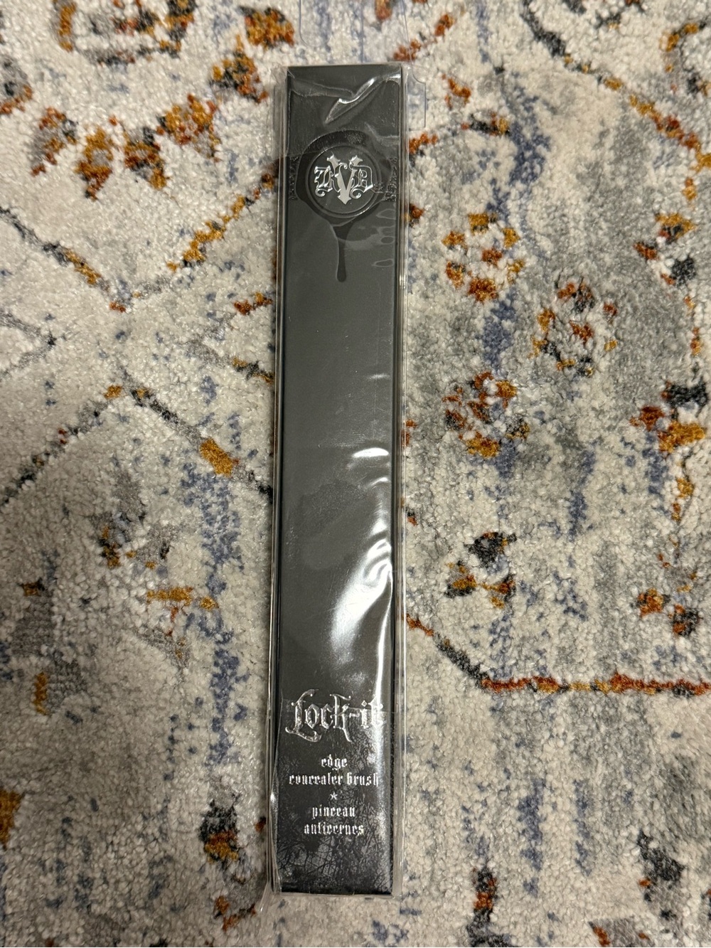 KVD Beauty Lock-It Edge Concealer Brush – Black